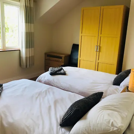 بيت للعطل Modern Bright Detached Just A Short Stroll From Town *