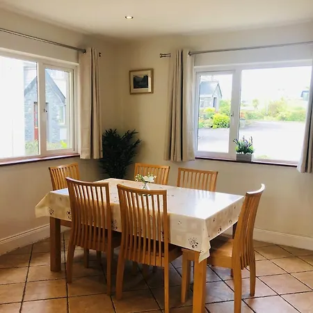 Modern Bright Detached Just A Short Stroll From Town * كينمير