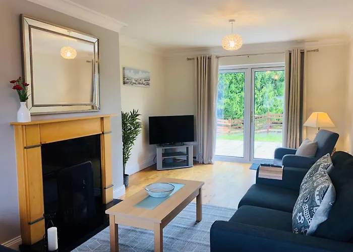 Modern Bright Detached Just A Short Stroll From Town Dom wakacyjny Kenmare