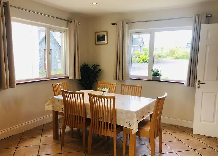 Modern Bright Detached Just A Short Stroll From Town * Kenmare